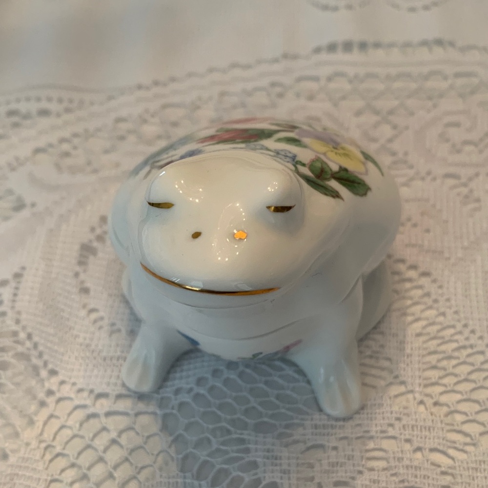 Aynsley wild Tudor Bone China Frog Trinket Box Mint - Picture 2 of 6